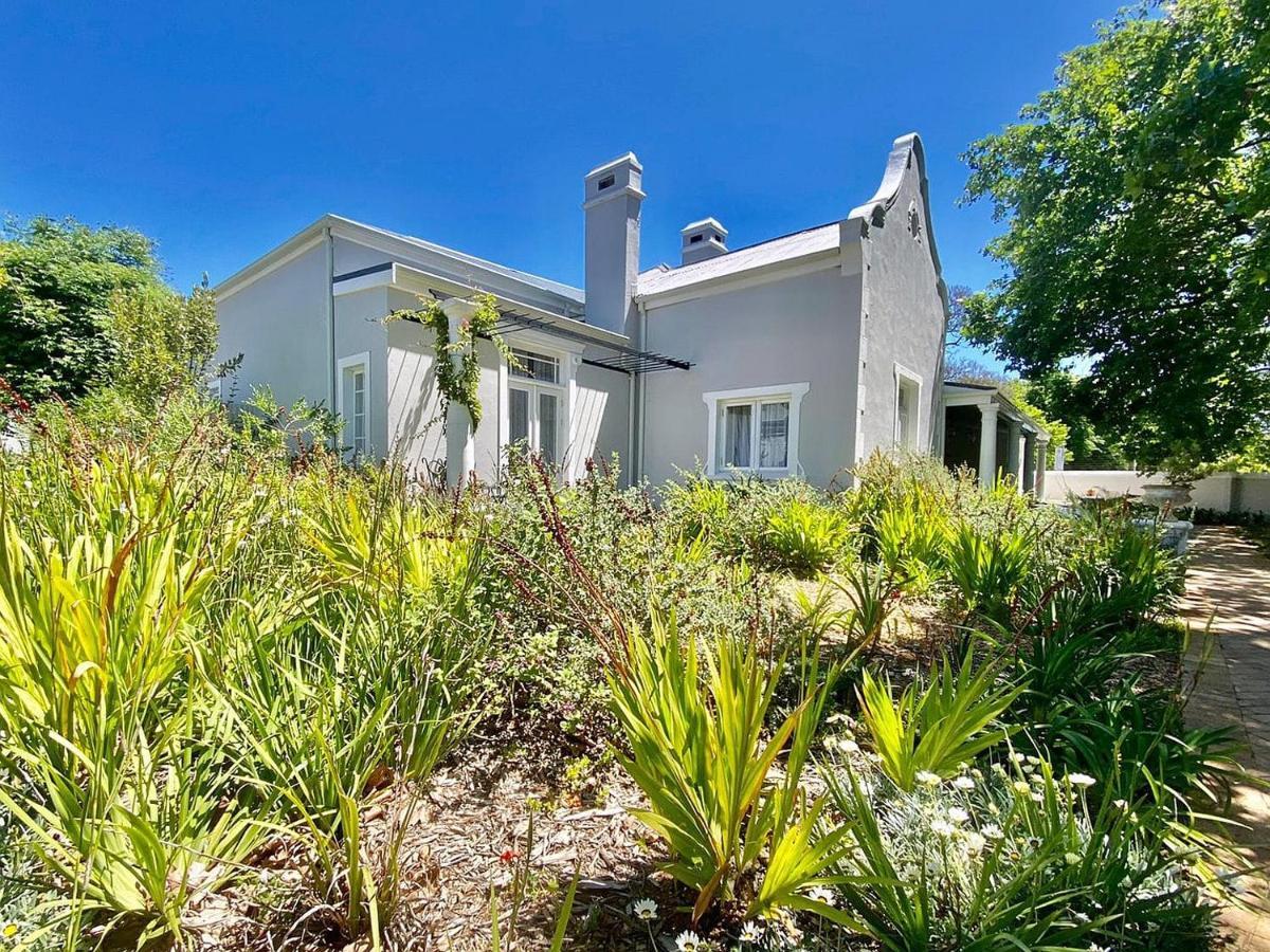 Banhoek Corner Guesthouse Stellenbosch Bagian luar foto