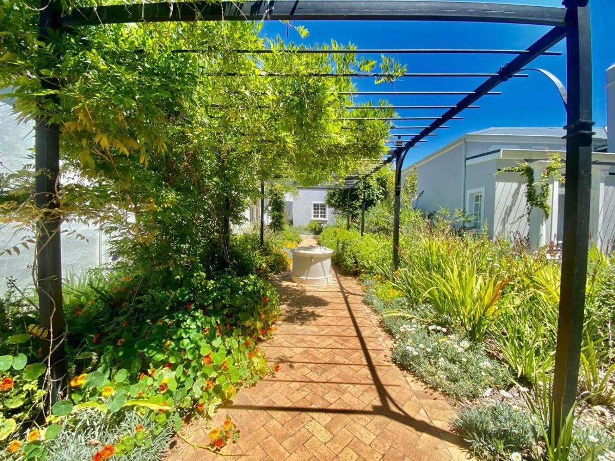 Banhoek Corner Guesthouse Stellenbosch Bagian luar foto